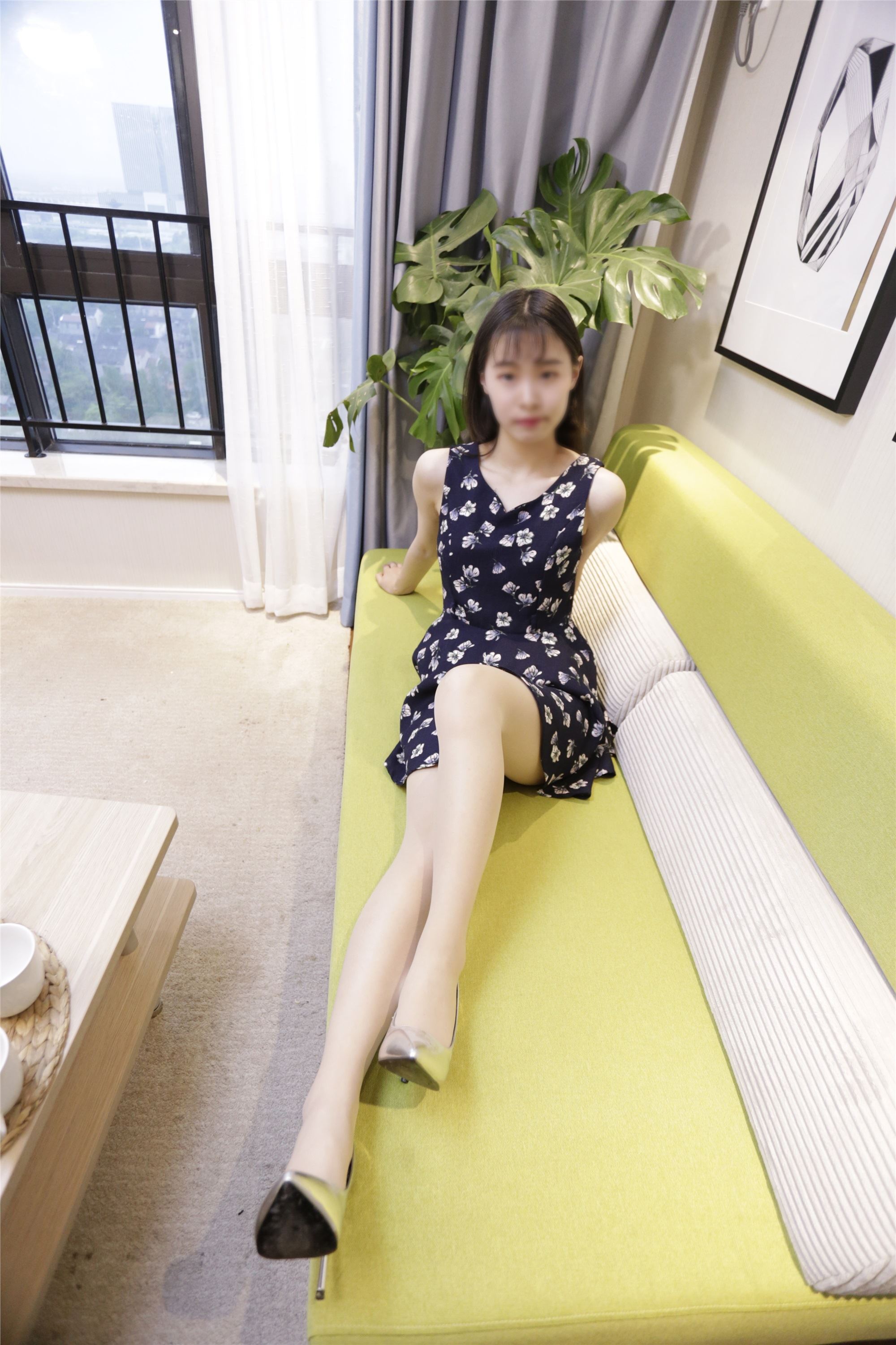 奈丝写真 NO.083 小仙-公寓房间随意凹大长腿